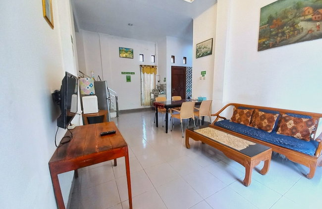 Homestay Jogja Jakal 3 Dekat UGM by Simply Homy - Foto 18