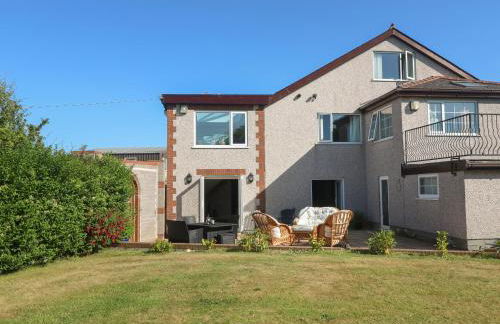 Plas Eithin - Photo 1