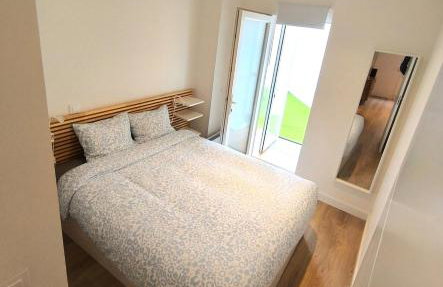 Modern Apartment with Terrace near the Center - Photo 9