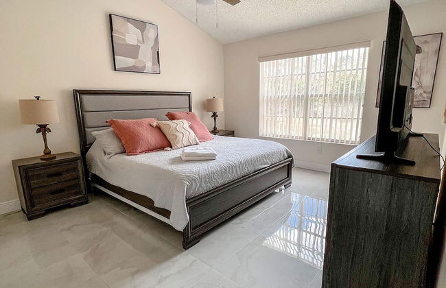 ELEGANT & LUXURY APARTMENT CLOSE DISNEY - Foto 5