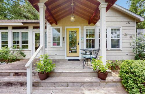 Happy Thoughts Cottage - Photo 25