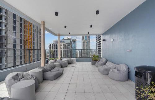 Downtown Condo with Den and Pool Access - Foto 48