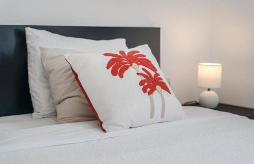 OCEAN GARDEN Sunset & Sunrise - heated pool - AC - lounge zone - Foto 13