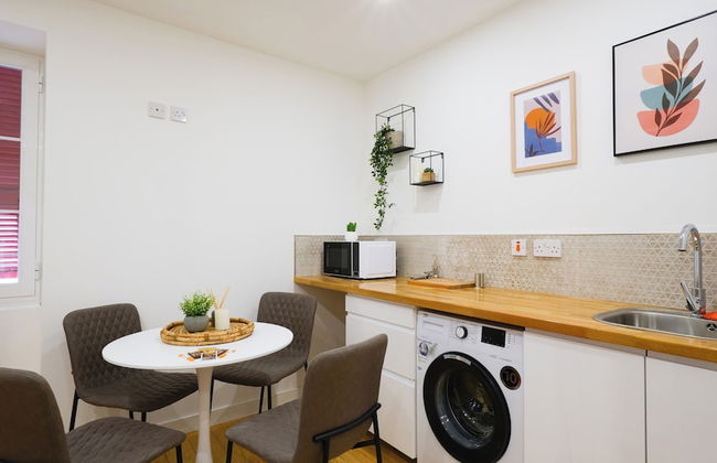 Main Street Suites-Hosted by Sweetstay - Photo 21