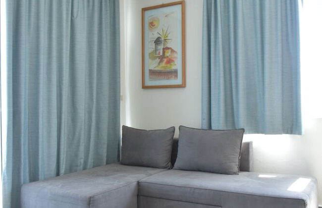 Bristol Sea View Apartments - Photo 11