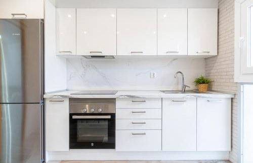 Penthouse - Sea Views & 5min to Beach - Fast WiFi - AC - Foto 4