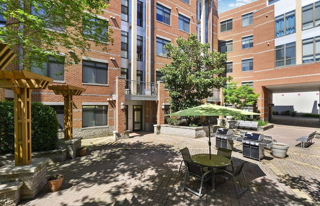 DC Charm in Crystal Apartments - Foto 1