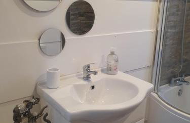 Home from home - Photo 6