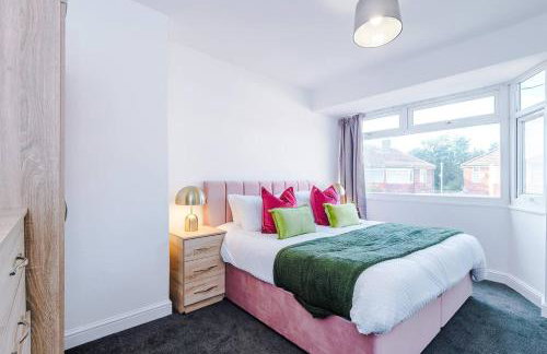 Comfy 3-BR Wirral Home | Free Parking & Wi-Fi - Foto 19