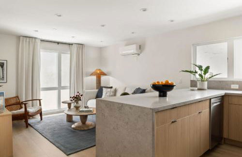 Tide House - Unit B Modern Seaside 1BD w Parking - Foto 8