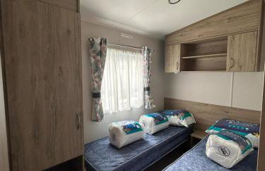 CaravanSleeps4-Beachfront-Garden-Patio - Foto 7