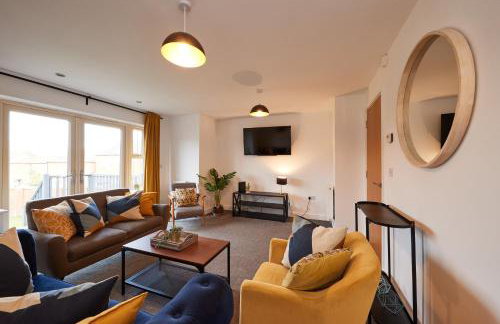 Spacious Home For Contractors,Families,Groups, Sleeps 10, Free Parking - Foto 1