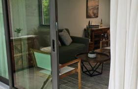 Beautiful Updates - Relaxing Views - Close to Pool - Foto 1