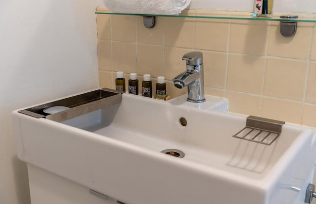 Charming One Bed Abode In East Putney - Foto 31