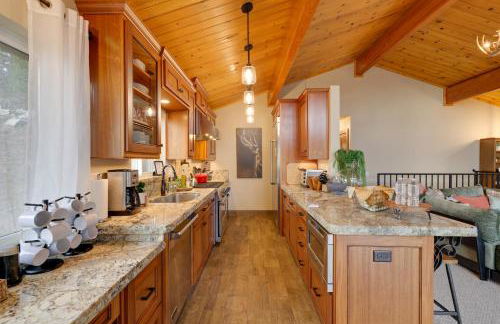 Hot Tub and Scenic Views Luxury Twain Harte Cabin! - Photo 6