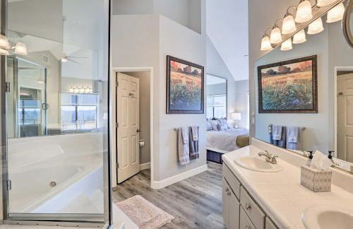 Hiking Trail and Hot Tub Access Bend Condo with Deck - Foto 22