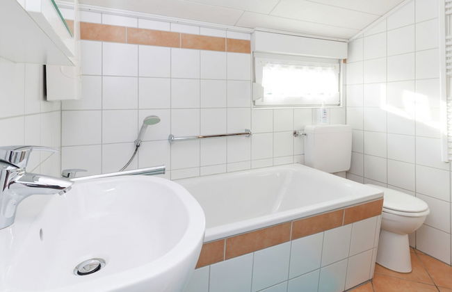 Ruhiger Bungalow am Hennesee mit Terrasse - Photo 16