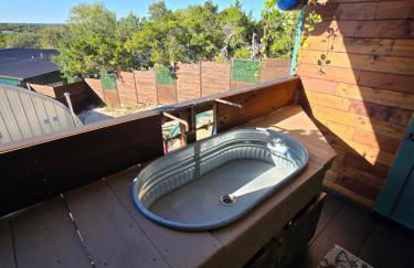 Hill Country Hangar with hottub, 7 minutes from the river and lake - Foto 14