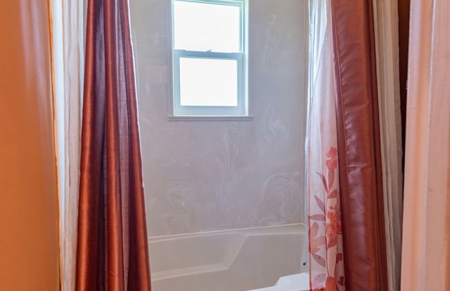 Chic Renovated Oasis: Disney & Universal Nearby 4 Bedroom Home by RedAwning - Foto 22