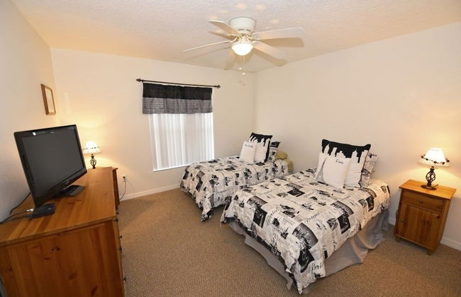 Lakeside 4-bed Pool Home At Villa Sol 4 Bedroom Home by Redawning - Foto 5