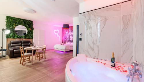 Aurora Lov'Room Proche de Saint Charles - Foto 2