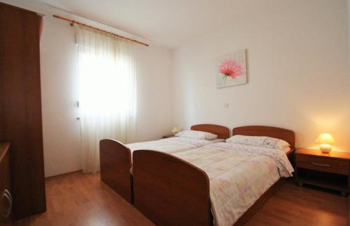 Apartment Bilic with balcony - Photo 17