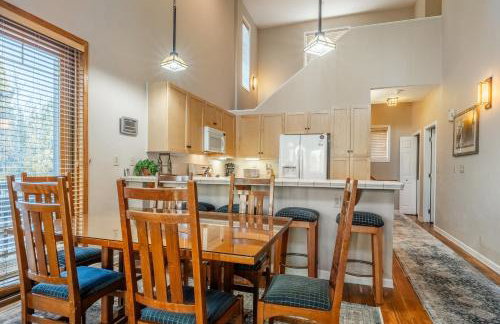 Mammoth Green #220 - Nearly Ski-In Ski-Out 3 Bedroom 2 Bath, Sleeps 8 - Photo 10