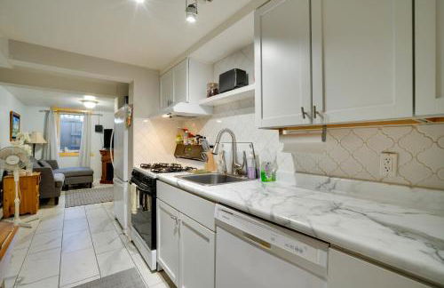 Walk to Lake George Guest Suite in Oak Grove - Foto 8