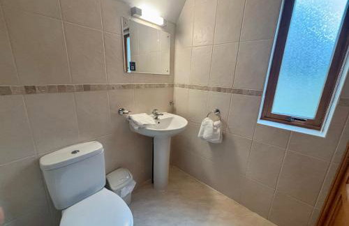 Acorn Lodge for Six with Hot Tub - Devon - Foto 26