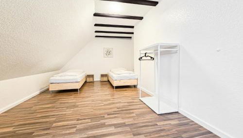 Tolstov Apartments - 4 Room Maisonette Apartment - 25 min Messe DUS - Foto 5, towels, wardrobe