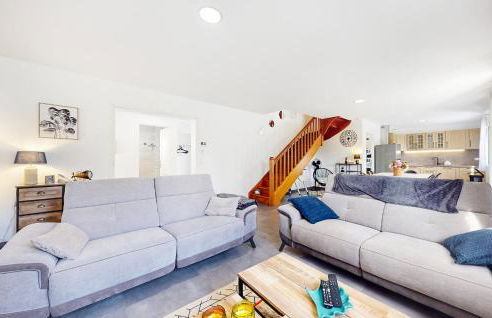 4 Bedroom Amazing Home In Sanilhac - Foto 13