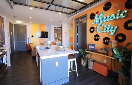 Nashville Oasis at The Muse Modern 2BR with Balcony Rooftop Views - Foto 46