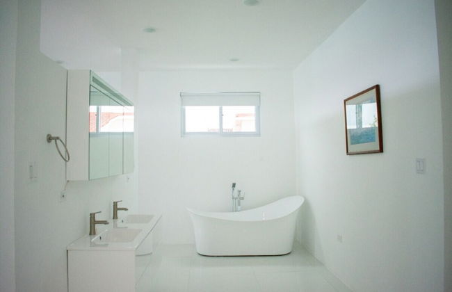 The W Villa 5 B R Oceanfront w Staff - Photo 22