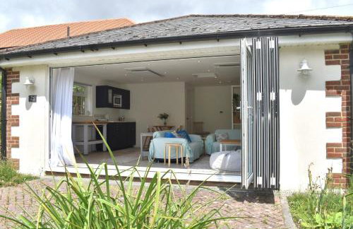 Open Plan Dog Friendly Annexe Sleeping 2 I Near Local Beaches & Chichester with FREE Parking - Foto 27