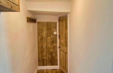 Knocker Cottage is a 3 bedroom made up of 1 double bedroom and 2 small double bedrooms in small village 10 min to beaches - Foto 14