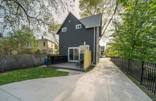 Hot Tub Amazing Location! Modern Ohio City Luxury 2 King Beds - Foto 29