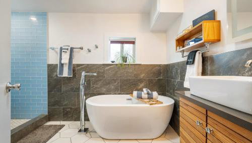 Charming City Home with Patio Fire Pit & Record Player-Family Friendly - Foto 5