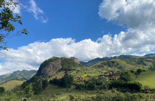 RECANTO FLORES DA MONTANHA- via fácil ASFALTO, VISTA das Montanhas - Foto 7