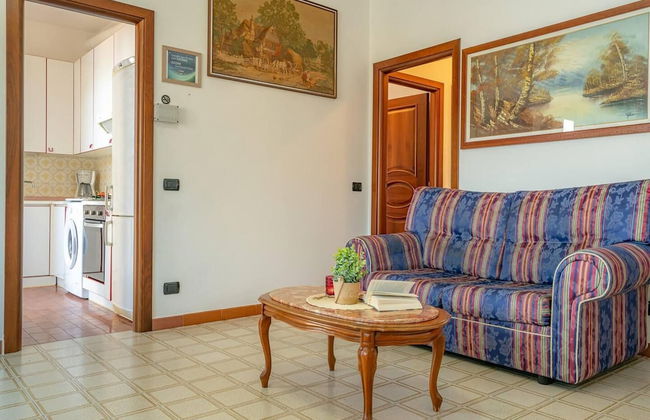 Charming 4-bed Apartment -lake Views & Balconies - Foto 13