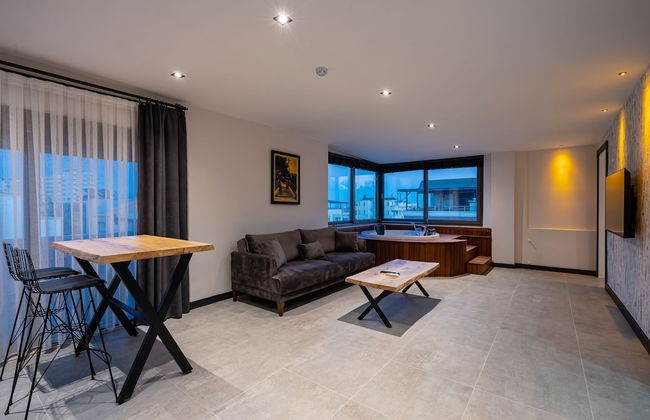 Eluxio Suite Hotel - Photo 47