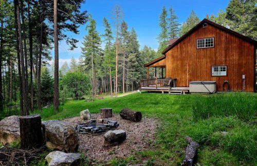 Blacktail Cabin Hideaway with hot tub - Foto 5