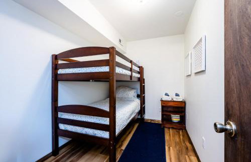 4BR Spacious Condo, Private Lake MI Beach Access, Outdoor Heated Pool - Photo 20