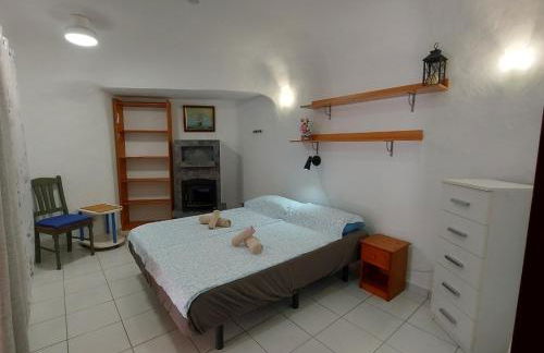 2BR Bungalow with Sunny Private Terrace - Secure Gear Storage - Foto 10