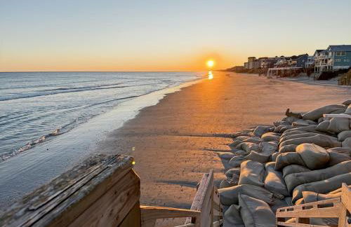 Out To Sea - Oceanfront 2 Bedroom, 2 Bath Condo - Foto 13