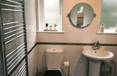 Large 3 Bedroom Home, Sleeps 7, Ideal for Families & Contractors, Long-Stay Friendly, Hosted by Clark Property Estates - Foto 11