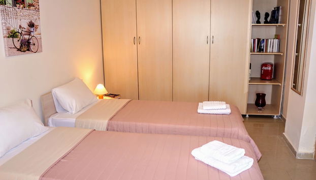 Olive Tree Hillside Apartment - Foto 2, Habitación