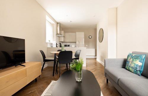 Plymouth by Charles Hope - Foto 7