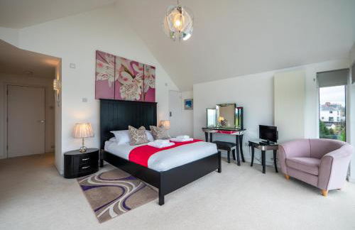 Spacious Coastal Retreat with Sea Views - Foto 22