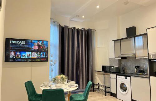 Charming Apartment in West Ealing, 12 Mins to Central London by Train, Free Parking, 8-Min Walk to Station - Foto 1