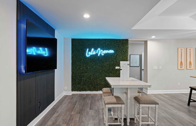 Fireside Fun by Avantstay Sleeps 18 Waterfront + Pool - Foto 8